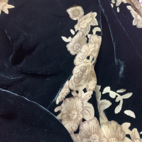 Jones New York Silk & Viscose/Rayon Scarf - Picture 2 of 3